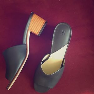 Nisolo black leather block heel sandal, size 8.5